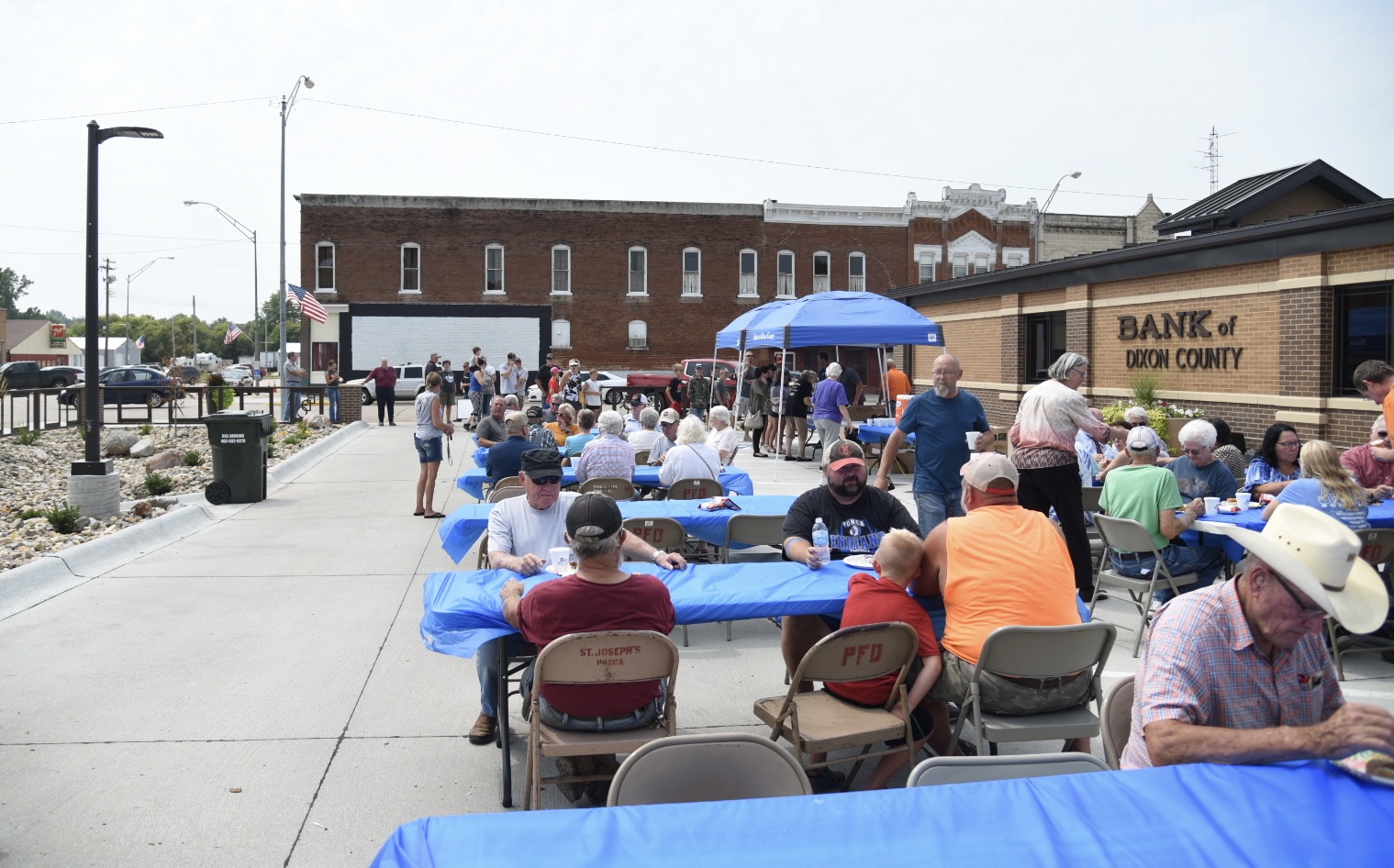 Bank of Dixon County grill out in bank parking lot.